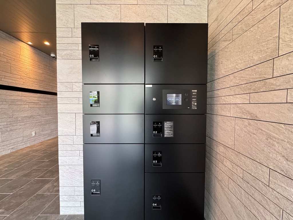 プライムコート神崎川の大型の荷物が入る宅配ボックス