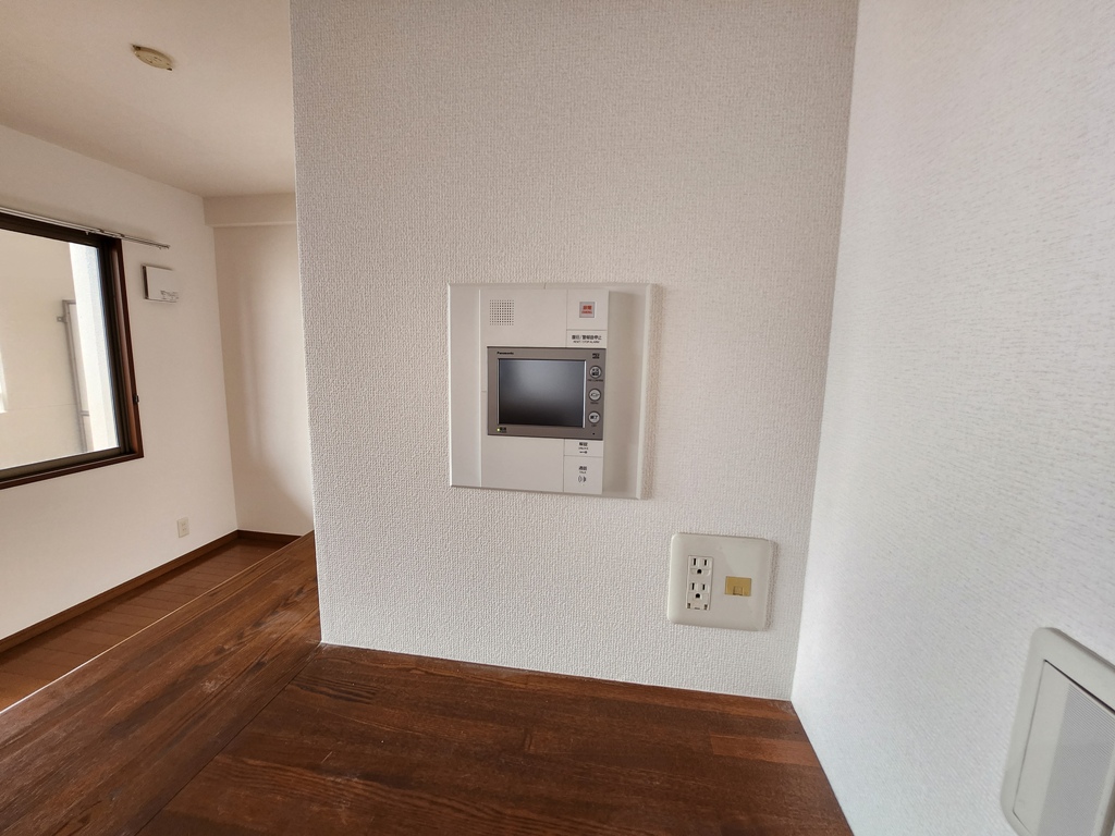 トリニティ北川口のTVモニターインターホン