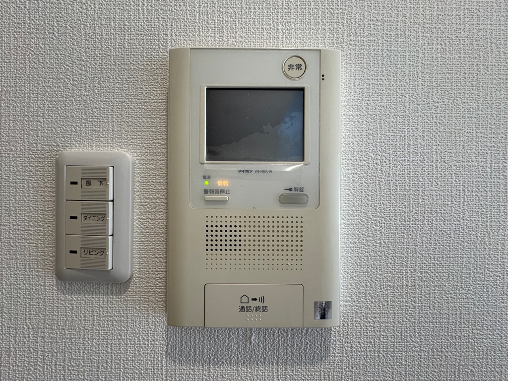 大阪市淀川区新高６丁目16-16-Aファミール北大阪リバーサイドA棟109号室のTVモニター付きインターホン