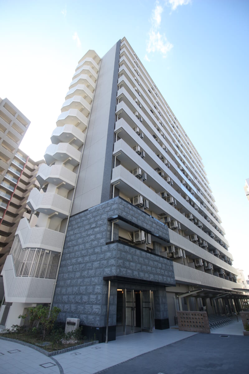 大阪府吹田市江の木町10-3,ディームス江坂,鉄筋コンクリート造13階建ての外観