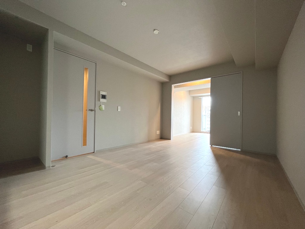 大阪府吹田市垂水町3丁目36-27TOPAZ江坂608号室の8.9帖ダイニング&リビング